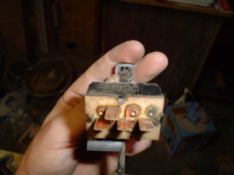 1981 Ford Bronco - pick of the fan switch plug in