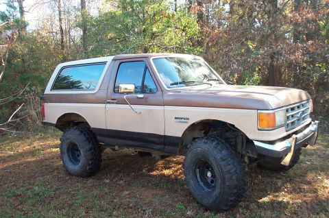 1987 Ford Bronco - This lifted 1987 Ford Bronco is ready for off-road adventures.