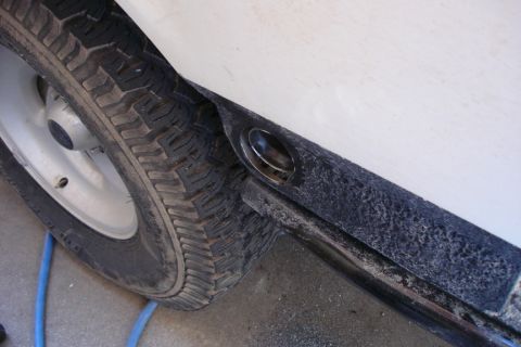 1987 Ford Bronco - I asked him to leave it tucked behind the fender.