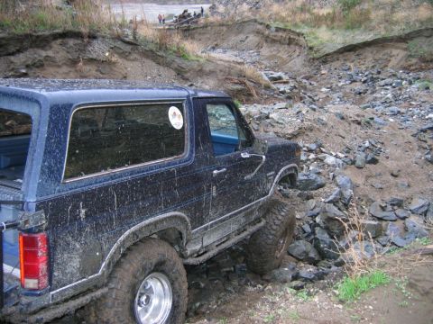 1985 Ford Bronco - poop on a stick... i blew a bead