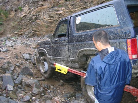 1985 Ford Bronco - out comes the hi-lift