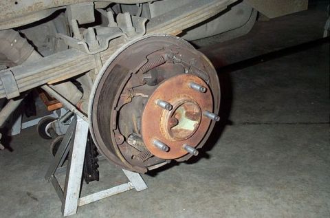 1995 Ford Bronco - Wish I had some new steel brake lines to install but could not find any for a non-lifted application.