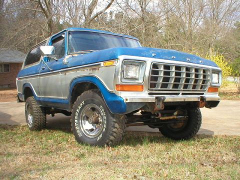 1978 Ford Bronco - This 1978 Ford Bronco displays a distinctive grille and two-tone paint scheme.
