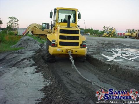 1987 Ford Bronco - Pulling with a New Holland LW 130.