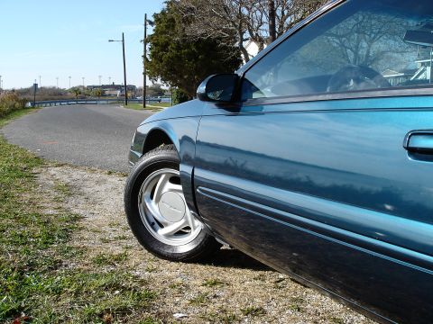 1996 Ford Thunderbird photo