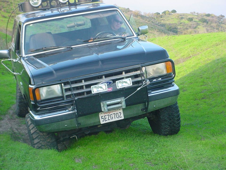 1988 Ford Bronco front grille with winch and off-road lights