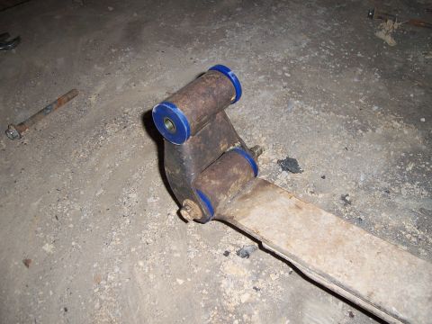 1983 Ford Bronco - Shackle & Bushing
