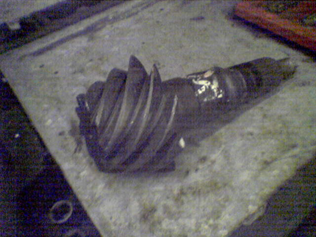 Differential gear with visible wear marks