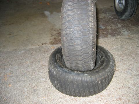 1995 Ford Bronco - extra tires (rear)