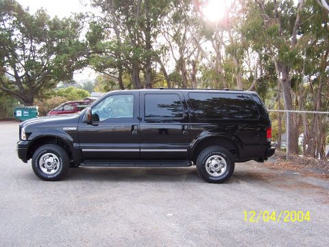 2005 Ford Excursion photo