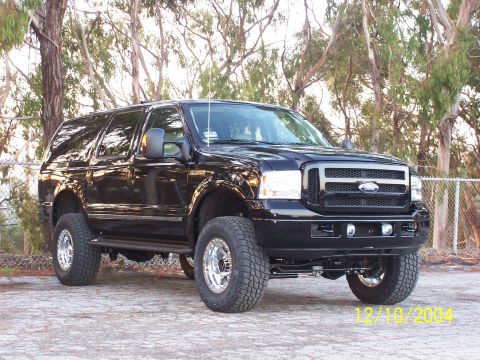 2005 Ford Excursion photo