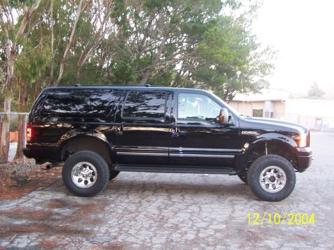 2005 Ford Excursion photo