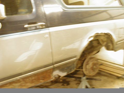 1987 Ford Bronco - This 1987 Ford Bronco has significant rust damage around the rear wheel well.