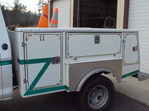 1973 Ford F-250 - those pin stripes are gold with green edging.