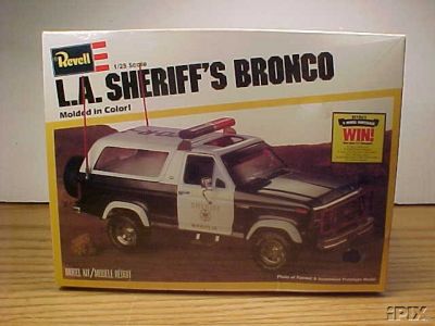 1979 Ford Bronco - Box art for a 1979 Ford Bronco model kit depicts an L.A. Sheriff's vehicle.