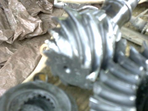 1995 Ford Bronco - Close-up of differential gears, with a Supermotors.net watermark visible at the bottom right.