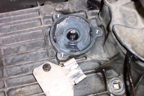 1992 Ford Bronco - Here's what the selector cam looks like when the electric motor is removed