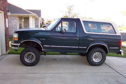 1992 Ford Bronco - Here's what you get when you put 4" of lift in the front and none in the rear.