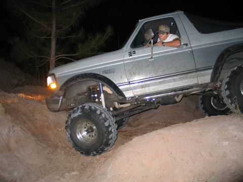 1992 Ford Bronco - approaching the climb