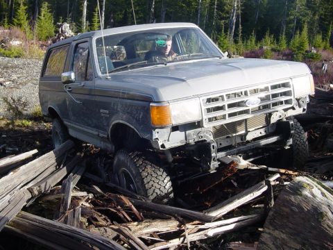1987 Ford Bronco - yup zach didnt get far