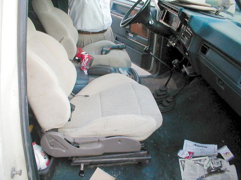 1983 Ford Bronco - Some junkyard seats fitted to an '82 Bronco