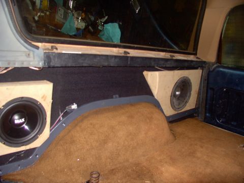 1986 Ford Bronco - There's the old 10" woofer in place, just down the wall from one of the new 8" midranges (which crank!). Even the old 10" woofer really kic…