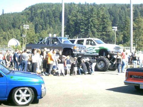 1995 Ford Bronco - Odie's Yota and Tk's Excursion