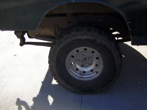 1995 Ford Bronco rear wheel and suspension detail