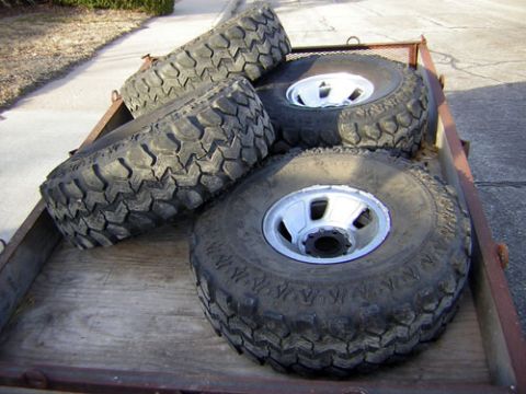 1995 Ford Bronco - AHH, the tires are done!