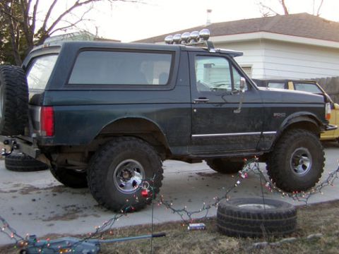 1995 Ford Bronco - mmm sexy :)