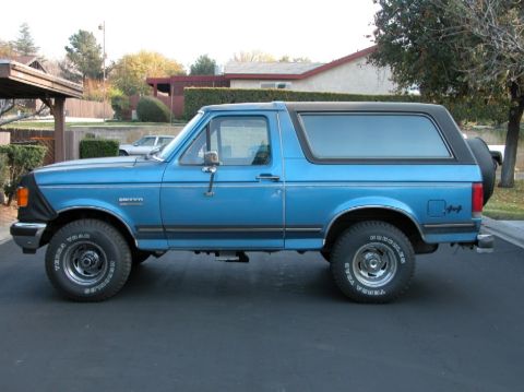 1990 Ford Bronco “Blue”