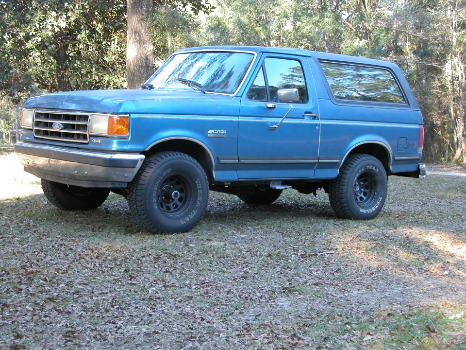 1990 Ford Bronco “Blue”