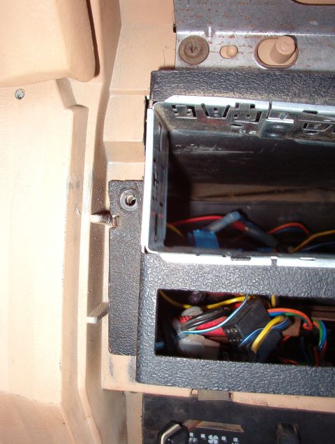 1983 Ford Bronco - This is the notch & screw hole on the L side. See the PREVious & NEXT few pics...