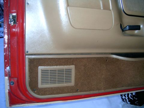 1989 Ford Bronco - Bottom half of door showing the handy map case