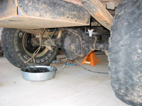 1981 Ford Bronco - First test fit of D70 under the Bronco
