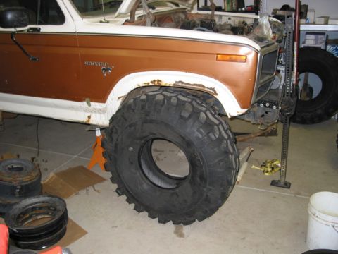 1981 Ford Bronco - New 42" shoes!