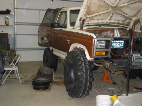 1981 Ford Bronco - Clearance difference between 42"s and 35"s