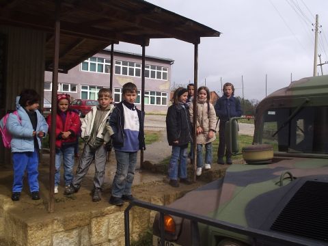 1996 Ford Bronco - Kosovo school children