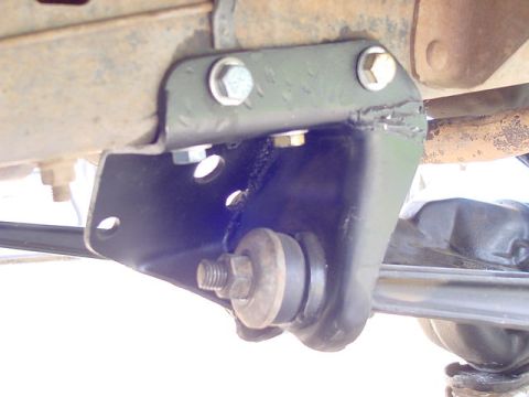 1981 Ford Bronco - Radius arm bracket modified to eliminate bind when axle articulates