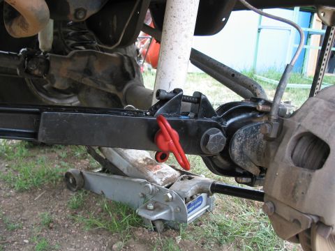 1981 Ford Bronco - Wristed radius arm