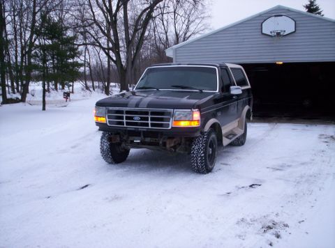1993 Ford Bronco - Old bumper off. Ready to make a new one. :)