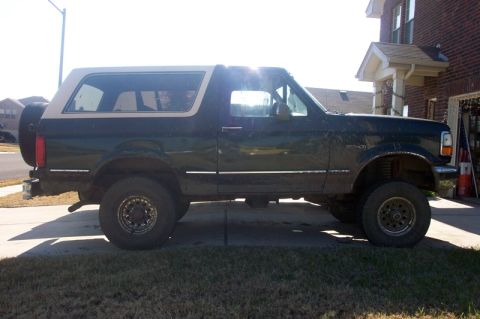 1992 Ford Bronco - Finally, the whole lift is installed