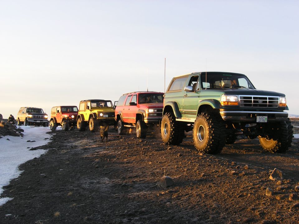 vehicle line-up, 27Nov