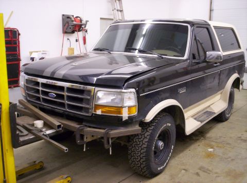 1993 Ford Bronco - Tubes are cut. Checkin' it out on the bronc.