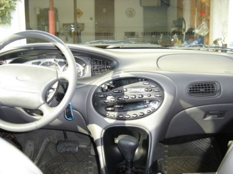 1999 Ford Taurus - Inside