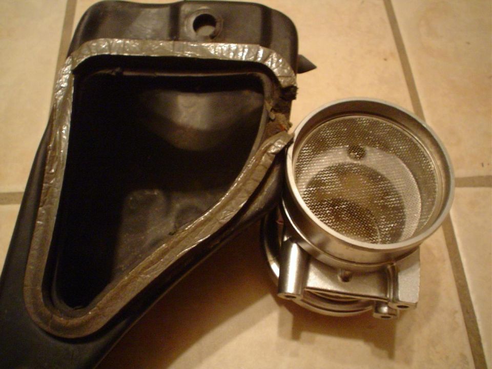 Air intake part with mesh screen