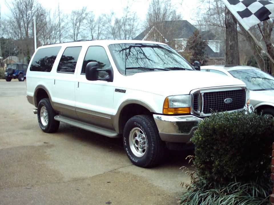 2001 Ford Excursion “Lil Wyte”