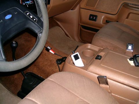 1989 Ford Bronco - iPod connected to Pioneer stereo (finally!)