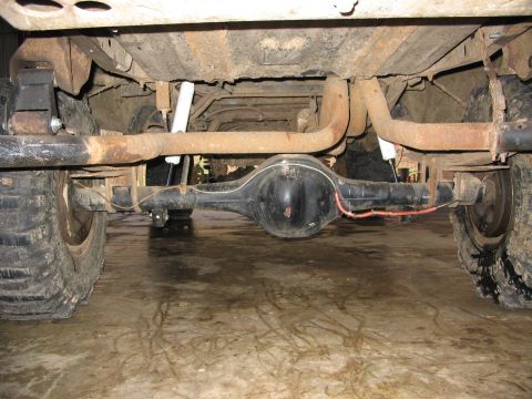 1988 Ford F-150 - Ford 9" rear, detroit locker, 4.56 gears. You can also see the 2.5" exhaust and dual flowmasters.