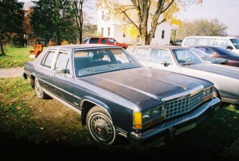 1984 Ford LTD Crown Victoria photo